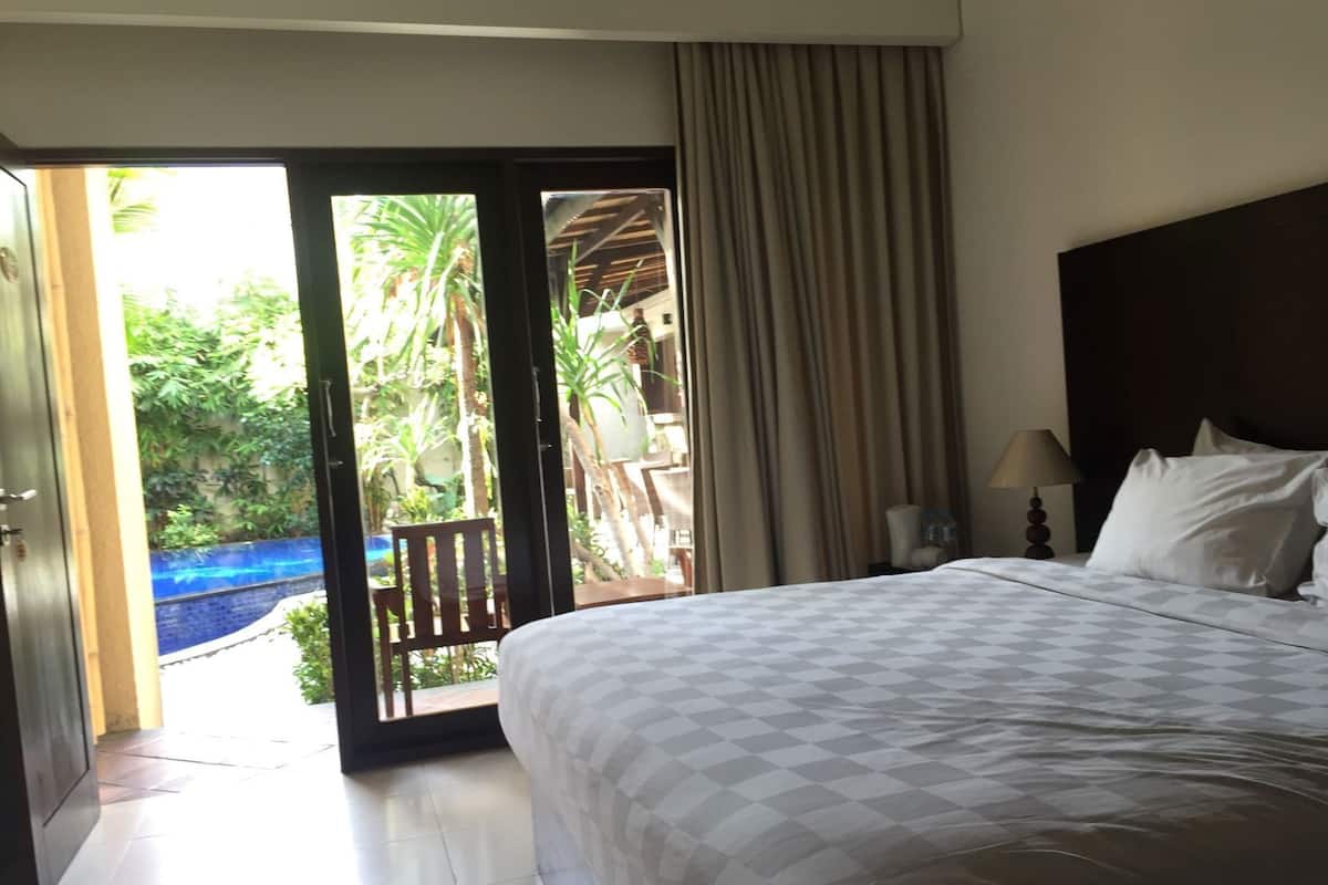 Sängtillbehör av högsta kvalitet och värdeförvaringsskåp på rummet