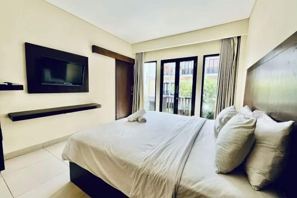 Luxe beddengoed, een kluis op de kamer, een bureau