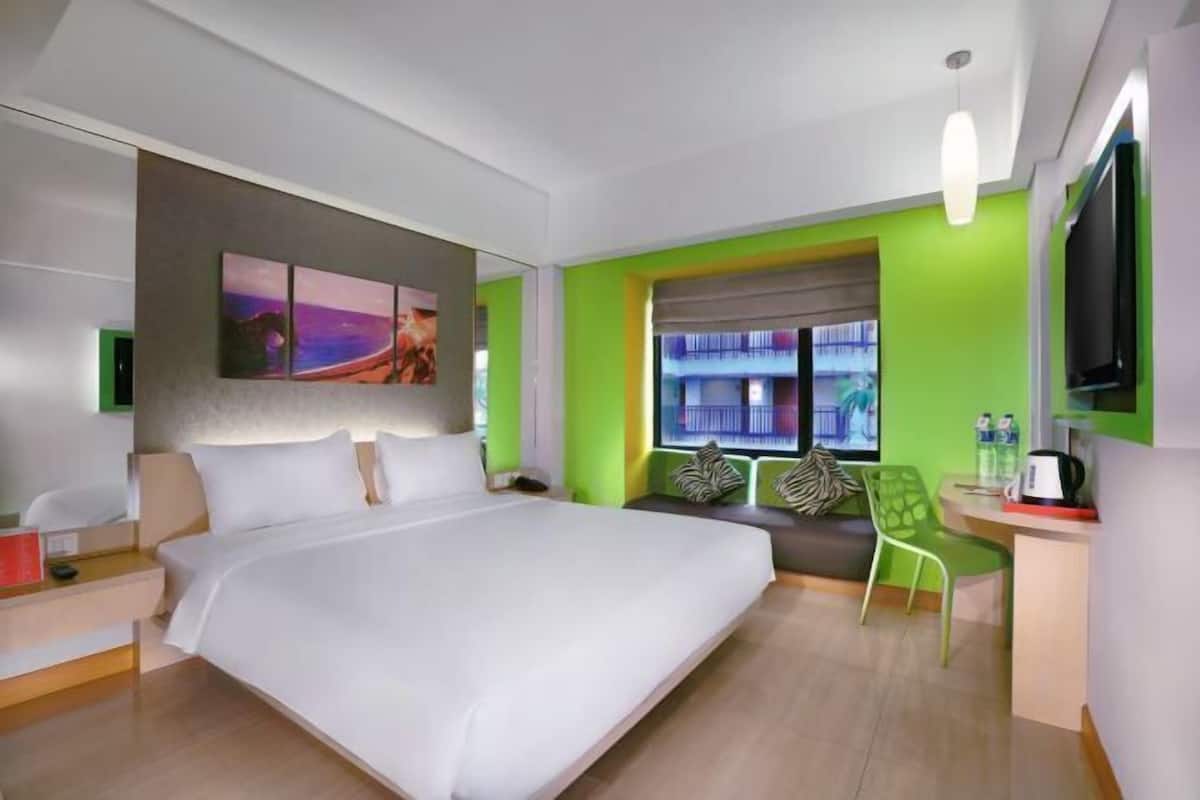 In-room safe, desk, laptop workspace, soundproofing