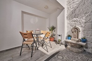 客室内のダイニングエリア