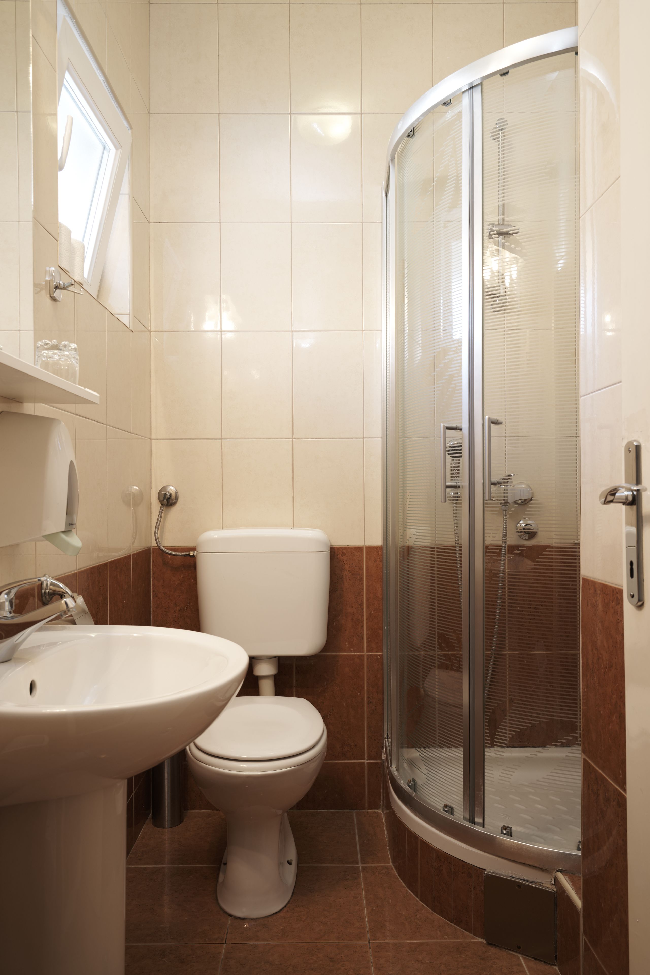 comfort quadruple room, 1 bedroom, accessible, terrace | bathroom | towels, shampoo