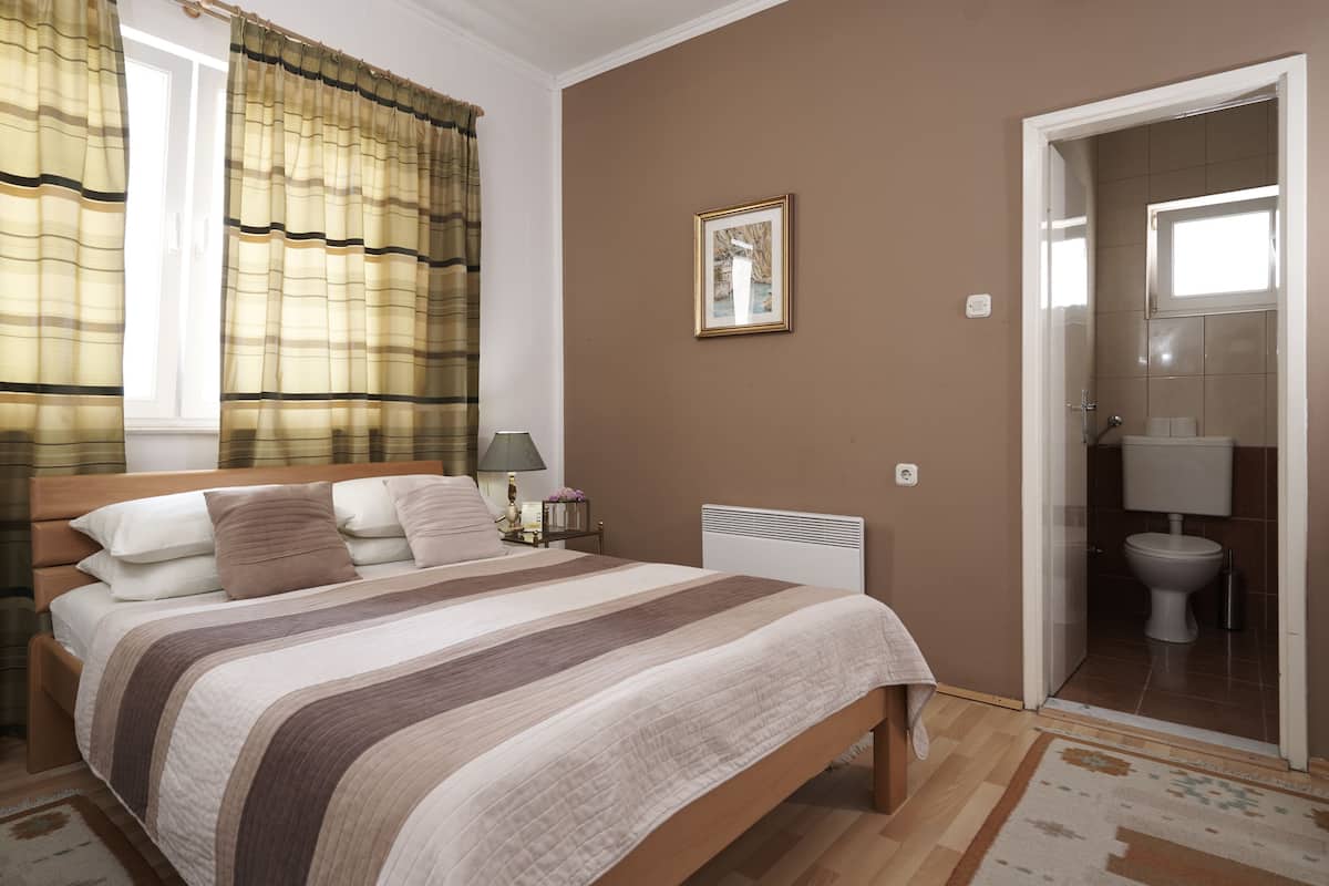 Comfort Triple Room, Private Bathroom | 1 bedroom, premium bedding, soundproofing, free WiFi
