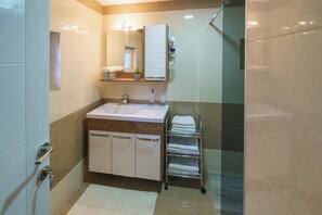 Habitació estàndard | Bany | Tovalloles i xampú 