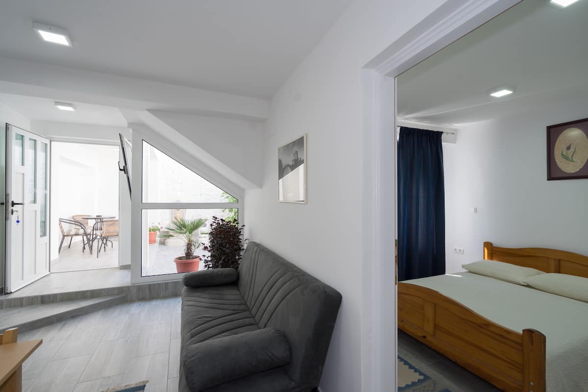 Apartment Hortenzija, 2 bedrooms | 1 bedroom, premium bedding, soundproofing, free WiFi