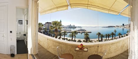 Appartamento Luxury, balcone, vista mare | Terrazza/patio