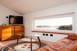 Family Apartment, 2 Bedrooms, Kitchen, Garden Area | Living area - Villa Vizula (Medulin)