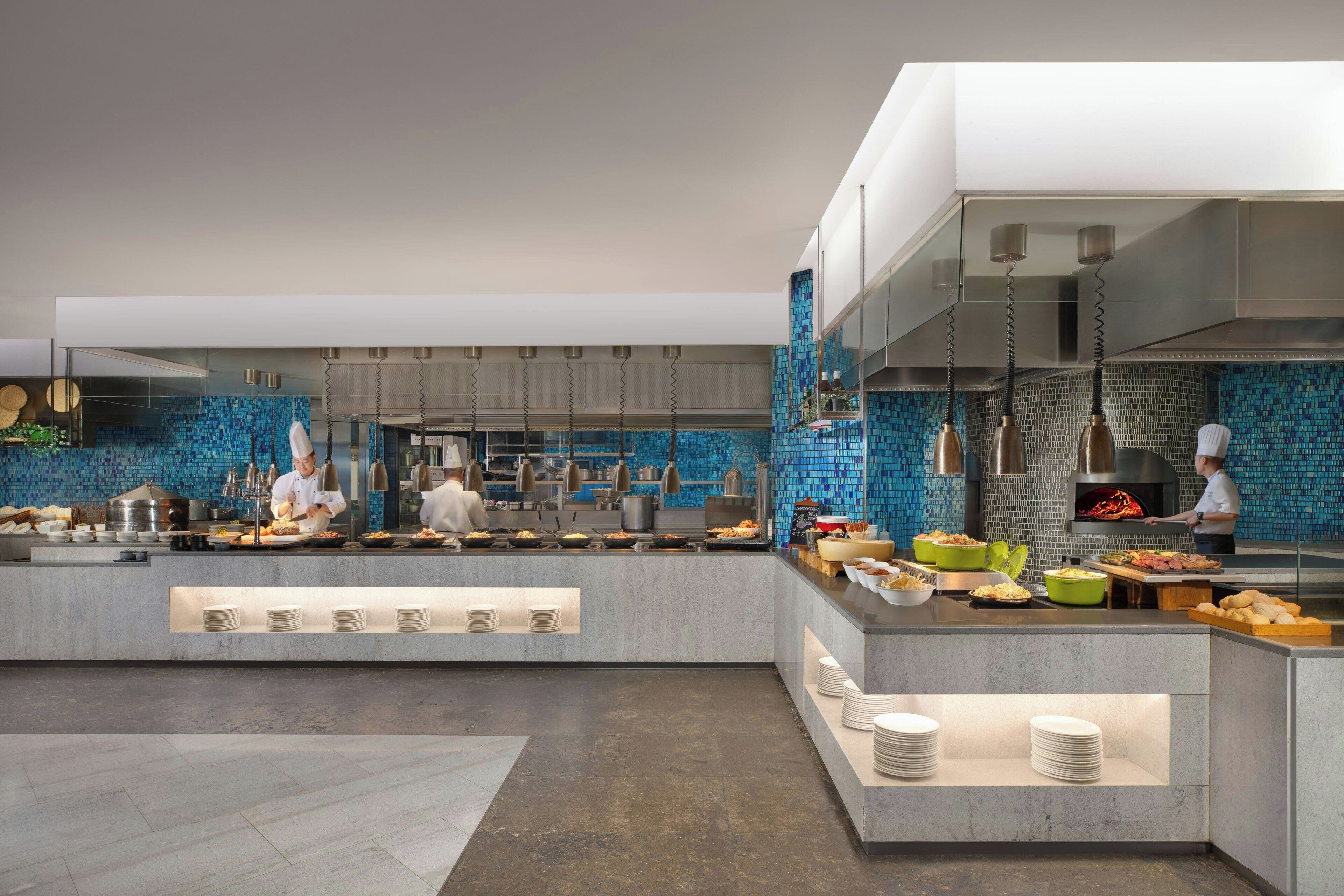 2 restaurants, breakfast, lunch, dinner served; international cuisine