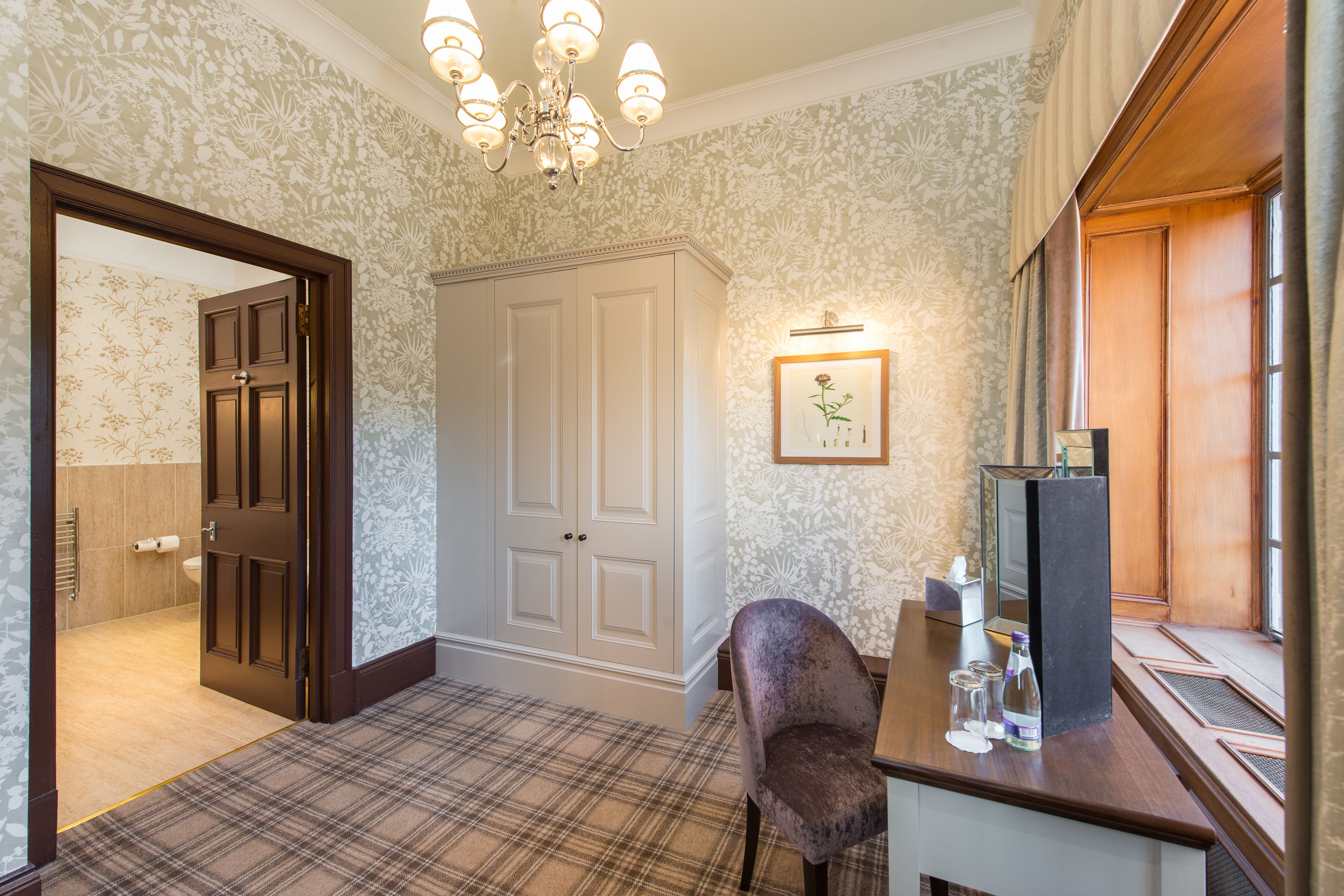 suite, 1 king bed, non smoking (four poster bed;with sofabed) | 1 bedroom, egyptian cotton sheets, premium bedding, desk