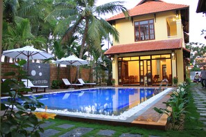 Indoor pool, outdoor pool