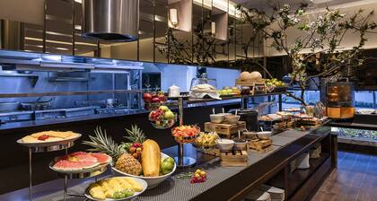 93 Luxury Suites & Residences