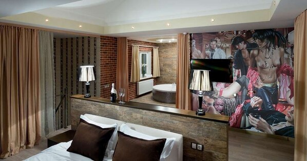 华丽公寓, 2 间卧室 | 高档床上用品、迷你吧、客房内保险箱、办公桌