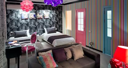 De Gaulle Boutique Hotel
