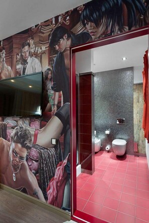Appartement Deluxe, 2 chambres | Salle de bain | Articles de toilette (gratuits), séchoir à cheveux, peignoirs