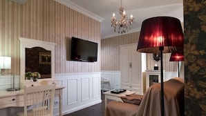 Junior Suite | Living area - De Gaulle Boutique Hotel (Kharkiv)