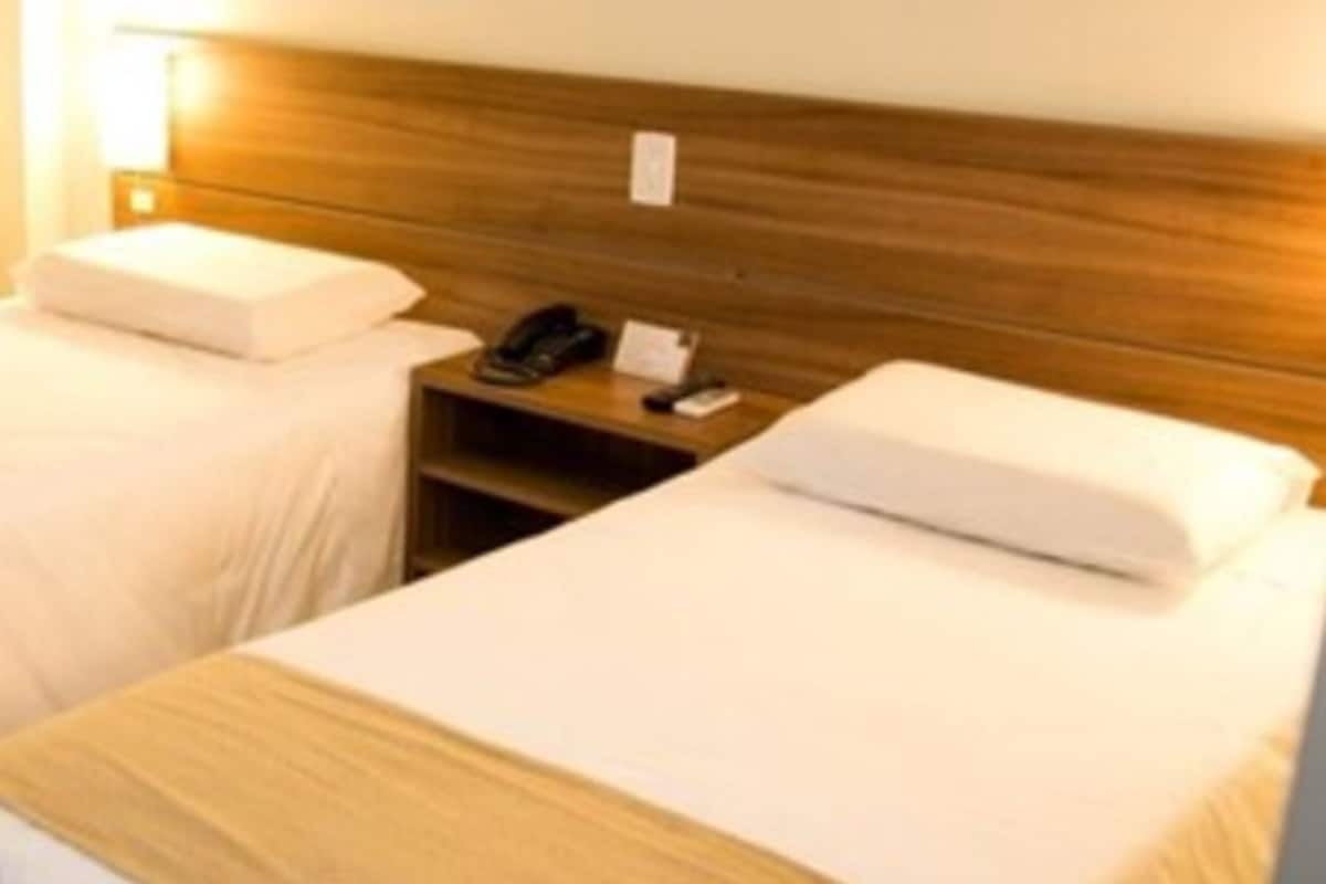 Room | Minibar, in-room safe, desk, blackout drapes