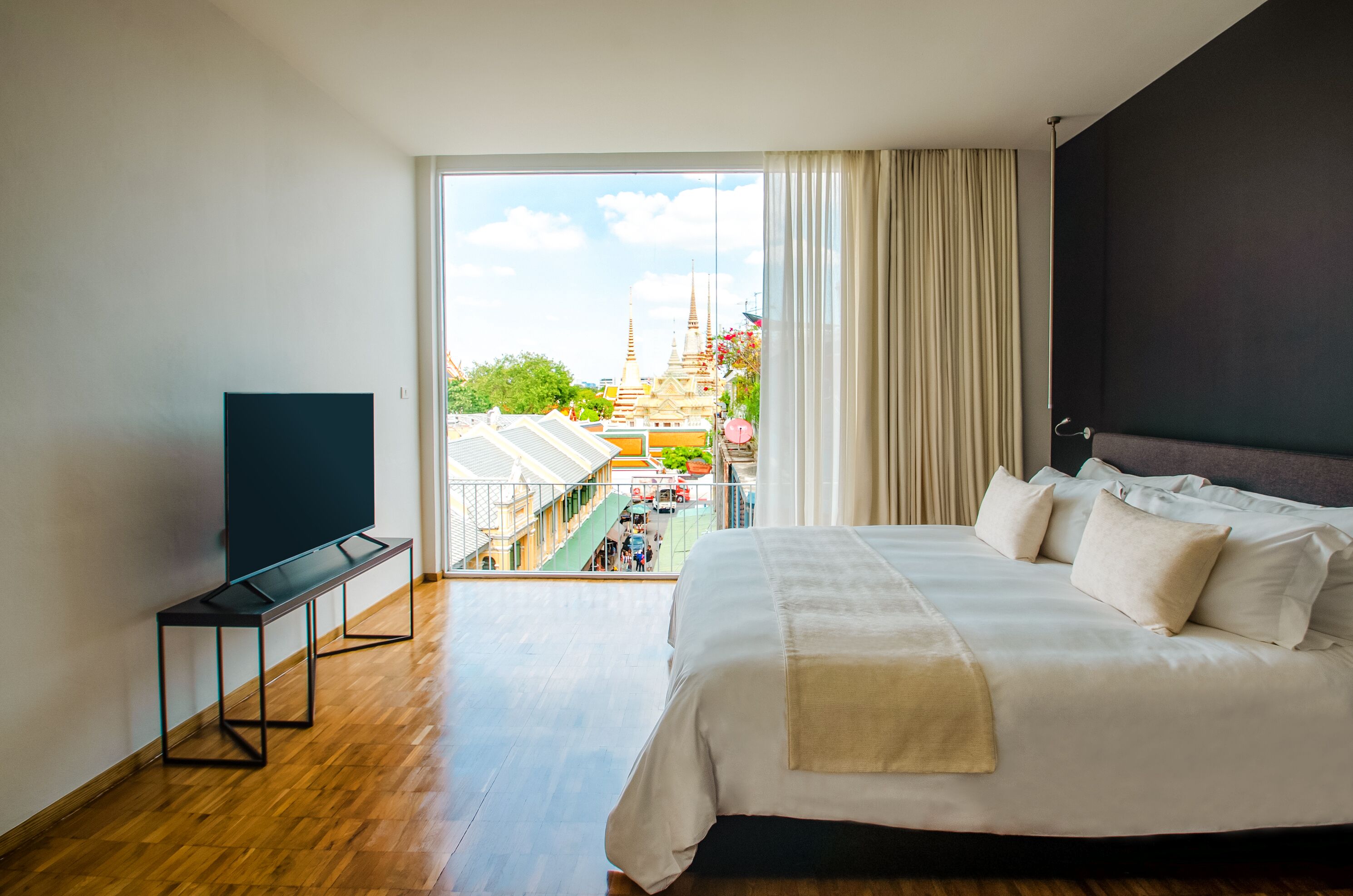 Wat Po Deluxe | Premium bedding, down comforters, minibar, in-room safe