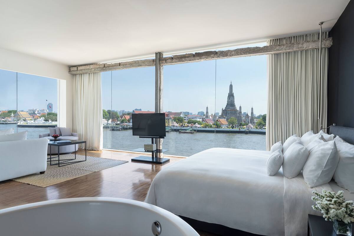Wat Arun River View Suite | 高档床上用品、羽绒被、迷你吧、客房内保险箱