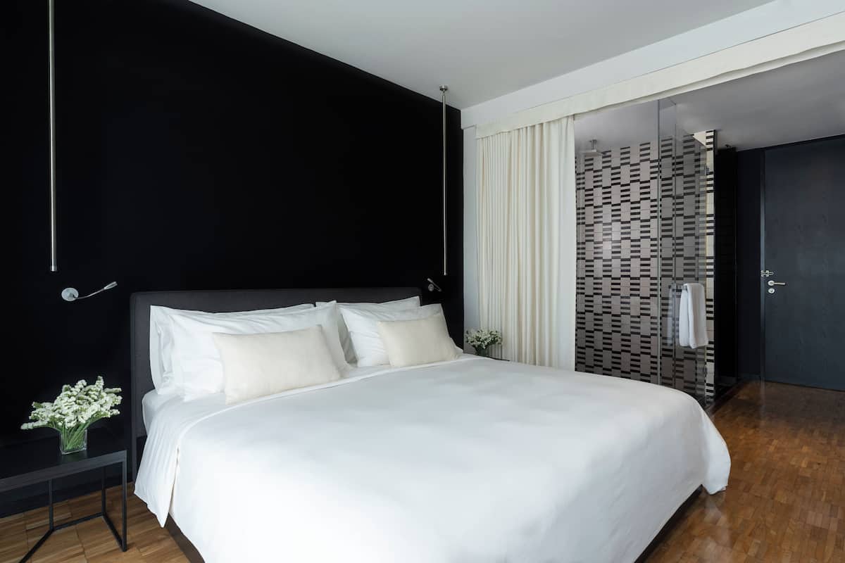 Premium bedding, down duvets, minibar, in-room safe