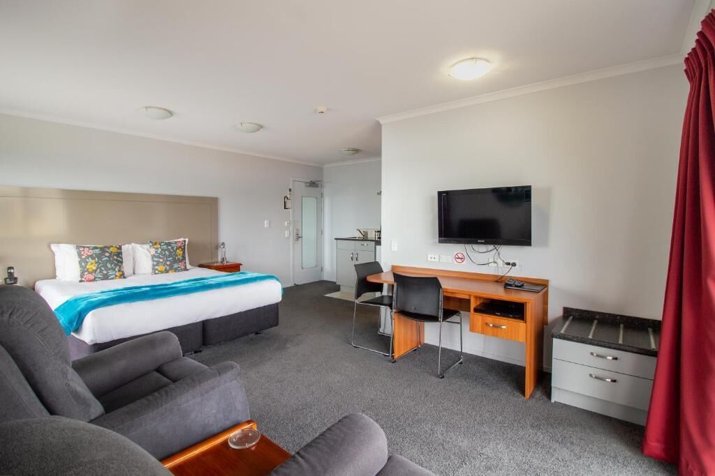 ห้องเก็บเสียง, เตารีด/โต๊ะรีดผ้า, Wi-Fi ฟรี, ผ้าปูที่นอน