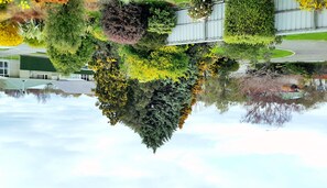 Vista frontal de la propiedad