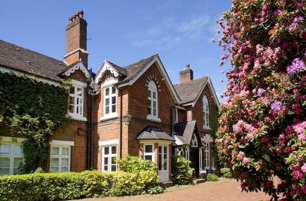 Front of property - Hillscourt (Birmingham)