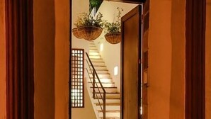 Pintu masuk properti
