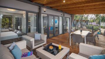 Villa Prestige with Jacuzzi | Terrasse/patio