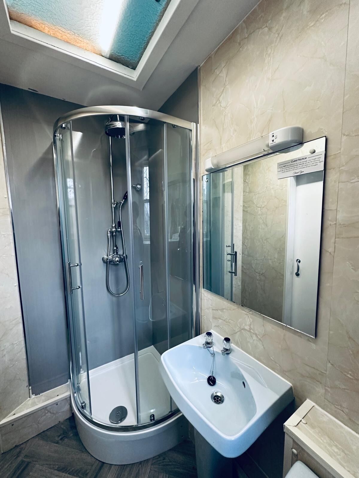 Standard Double Room, Ensuite | Bathroom