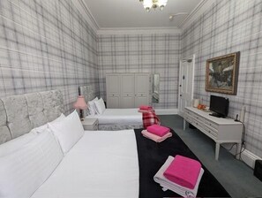 標準三人房, 獨立浴室