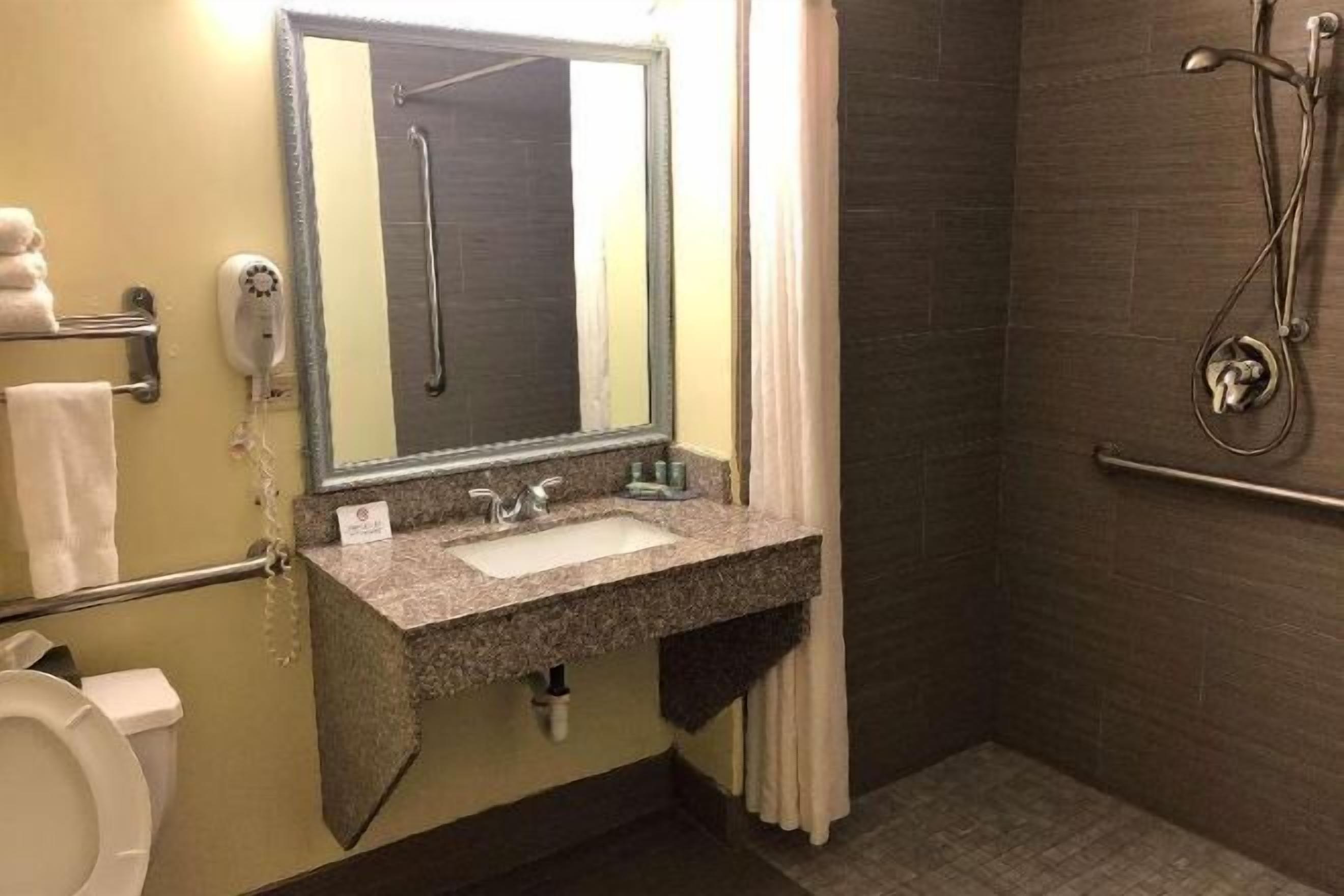 Bathroom | Free toiletries, hair dryer, towels, soap