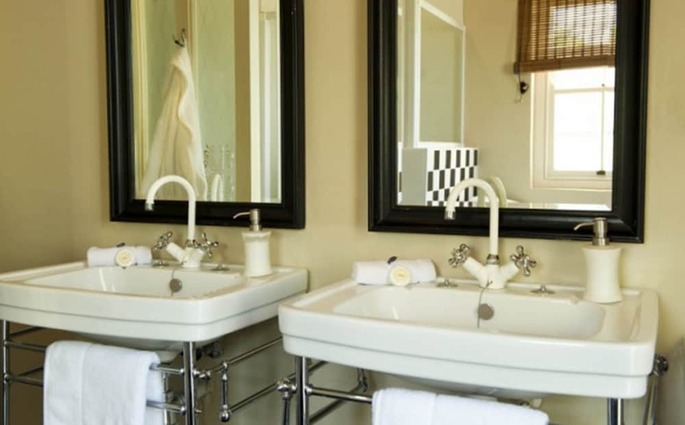 RiverBend Lodge by null