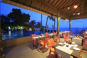 Breakfast, lunch, dinner served; beach views - Palm Coco Mantra (Koh Samui)