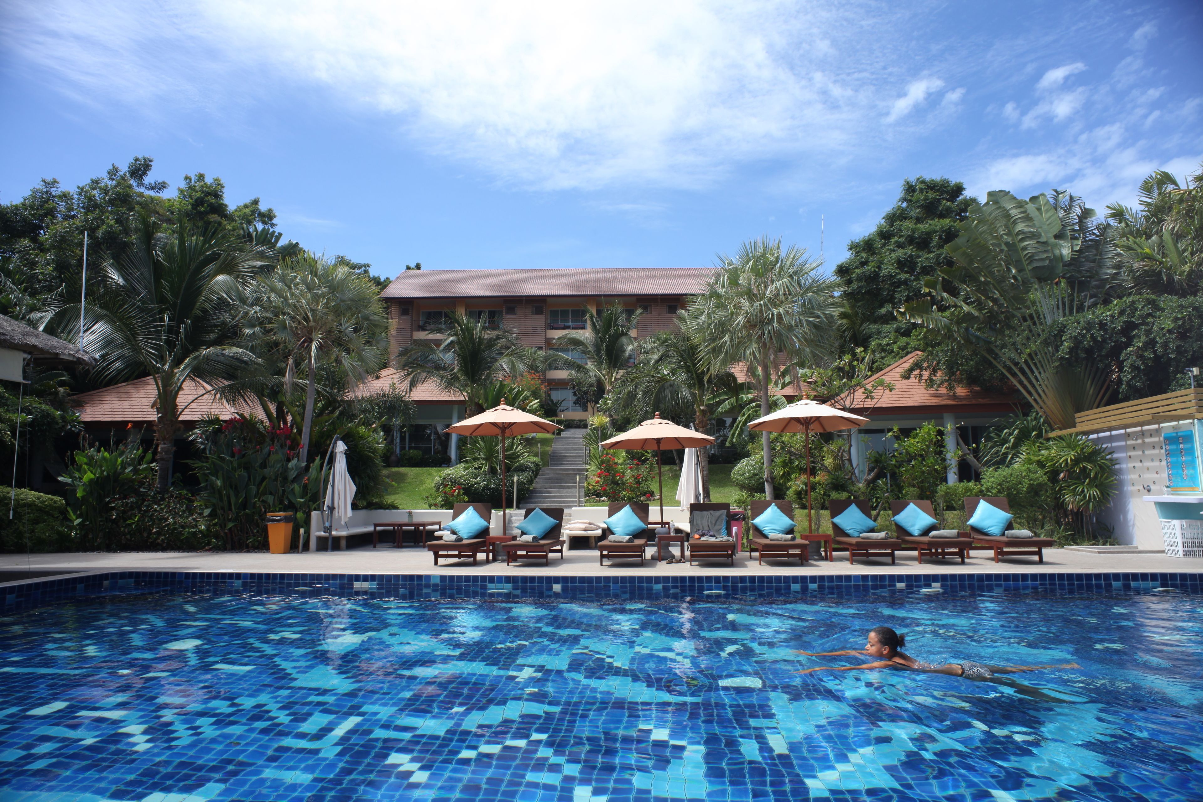 outdoor pool, pool loungers