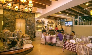 Der serveres morgenmad, frokost og aftensmad