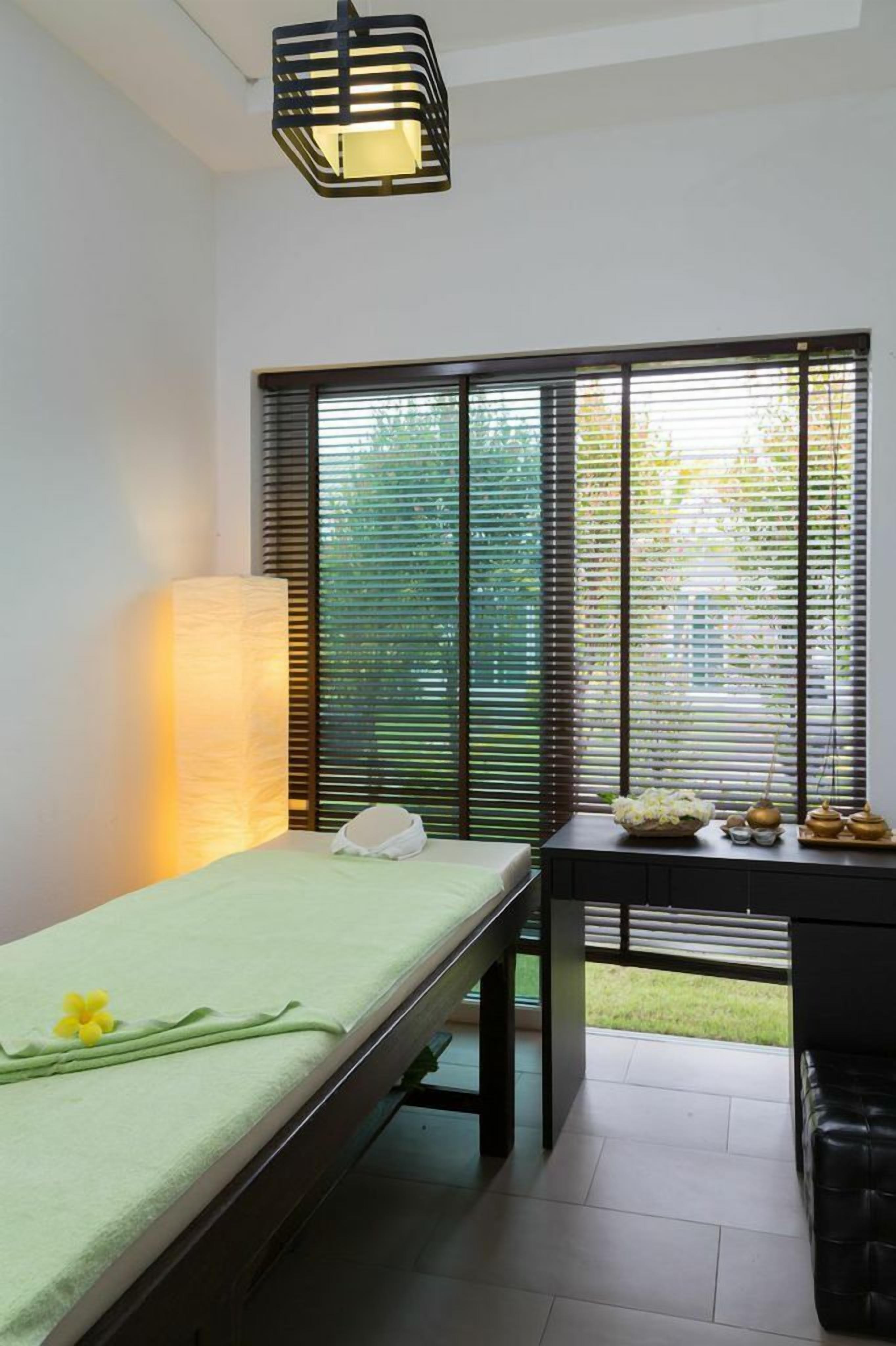 outdoor treatment area, body treatments, aromatherapy