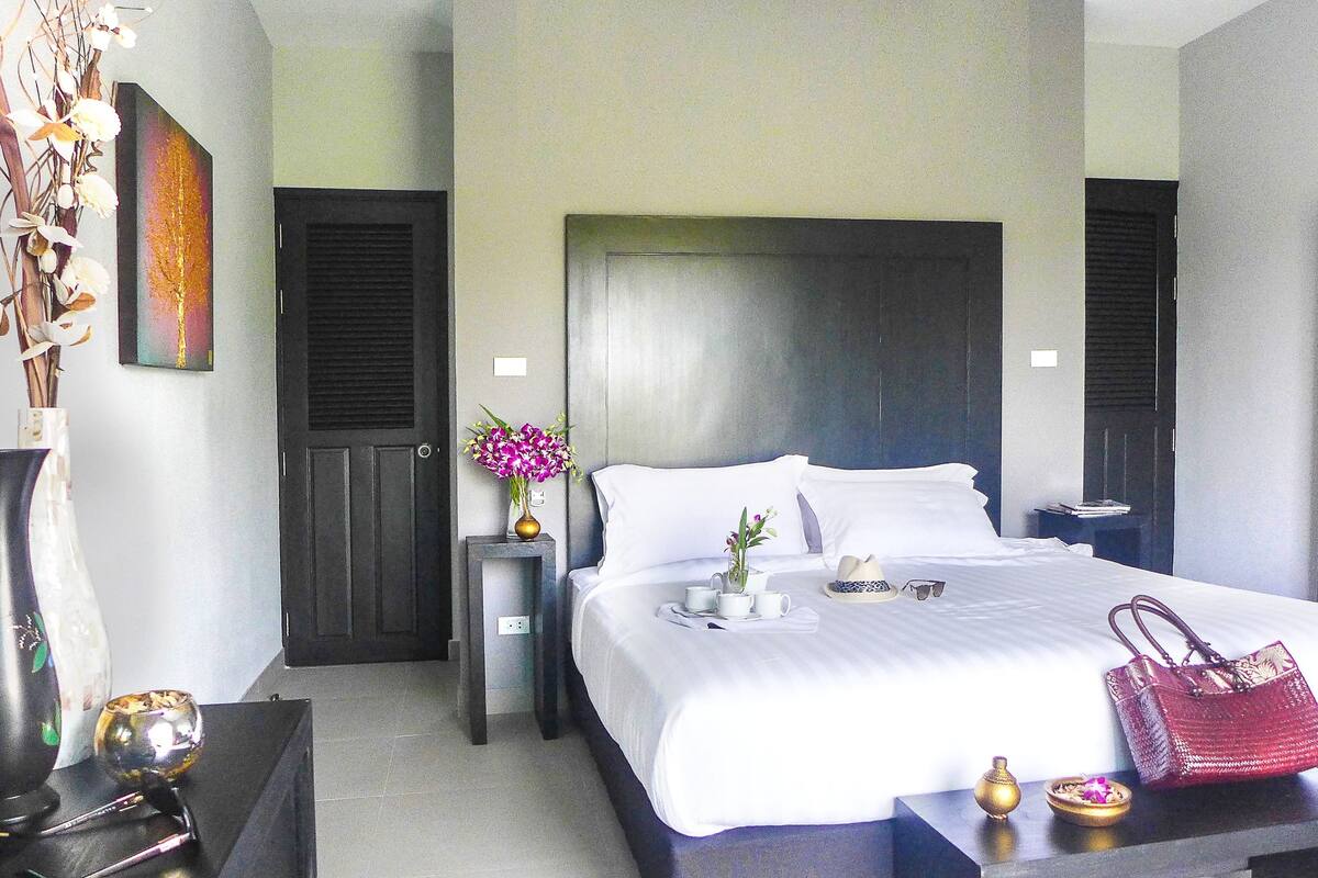 Standard Double Room | Premium bedding, minibar, in-room safe, desk