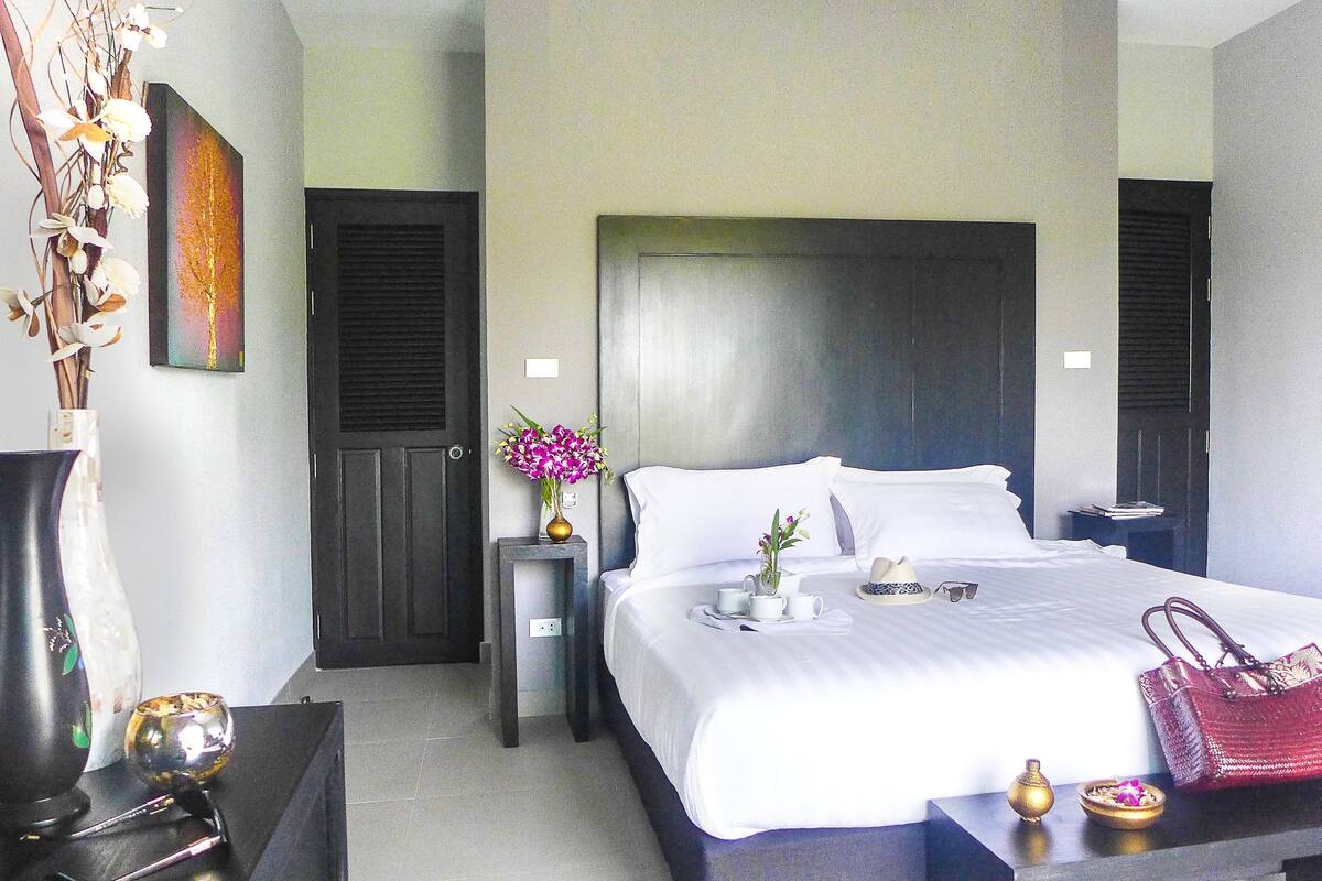 Standard Double Room | Premium bedding, minibar, in-room safe, desk