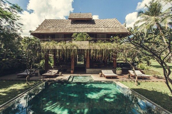 ด้านหน้าที่พัก