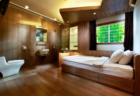In-room safe, desk, soundproofing, iron/ironing board