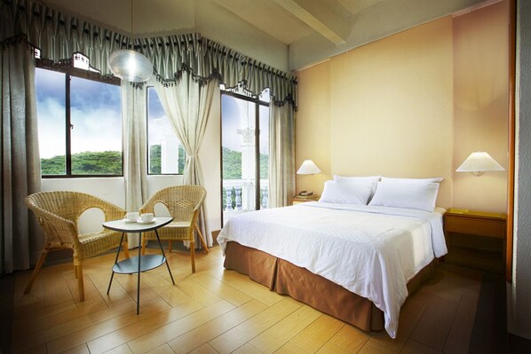 In-room safe, desk, soundproofing, iron/ironing board