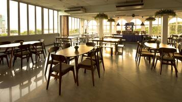 Daily buffet breakfast (MYR 20 per person)