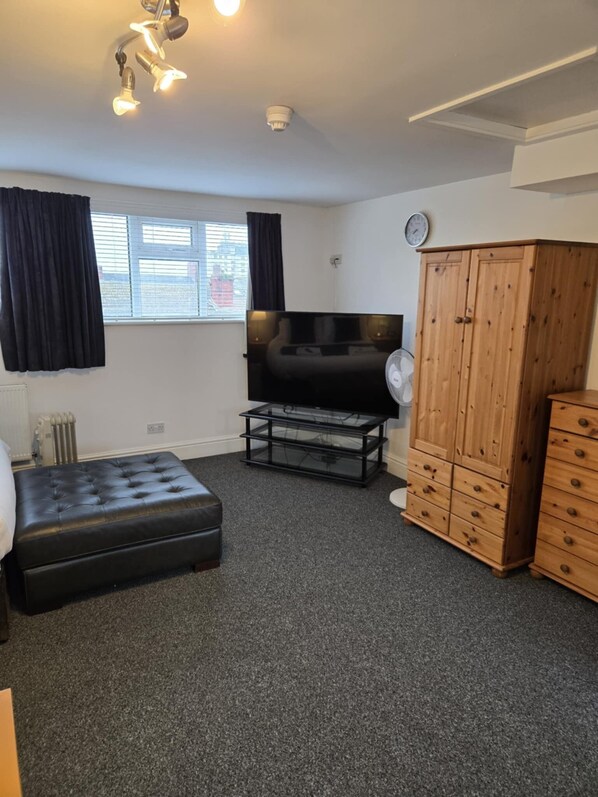 Penthouse (Room 7 - 3rd Floor)