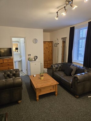 Premier Double Room (Room 1 - 1st Floor) | In-room safe, individually furnished, blackout drapes - Q Accommodation (Blackpool)