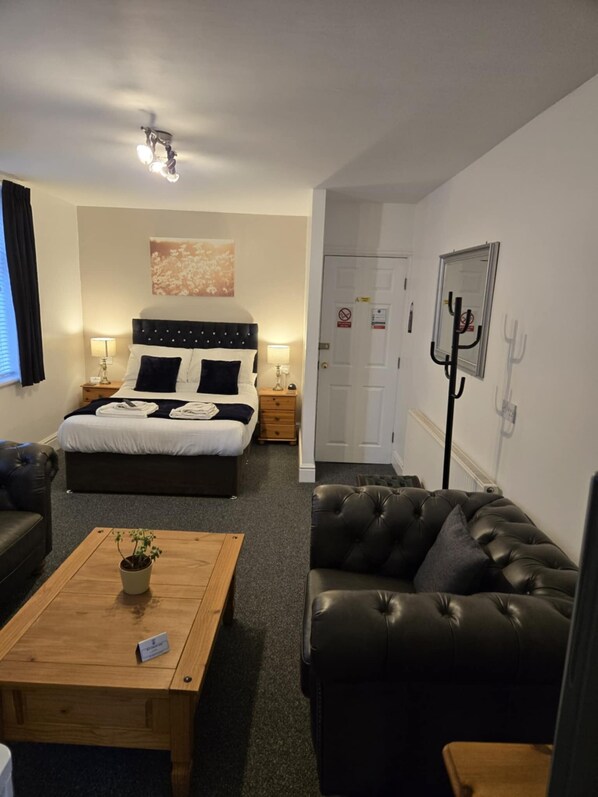 Premier Double Room (Room 1 - 1st Floor) | In-room safe, individually furnished, blackout drapes - Q Accommodation (Blackpool)
