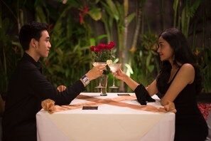 Tempat makan pasangan