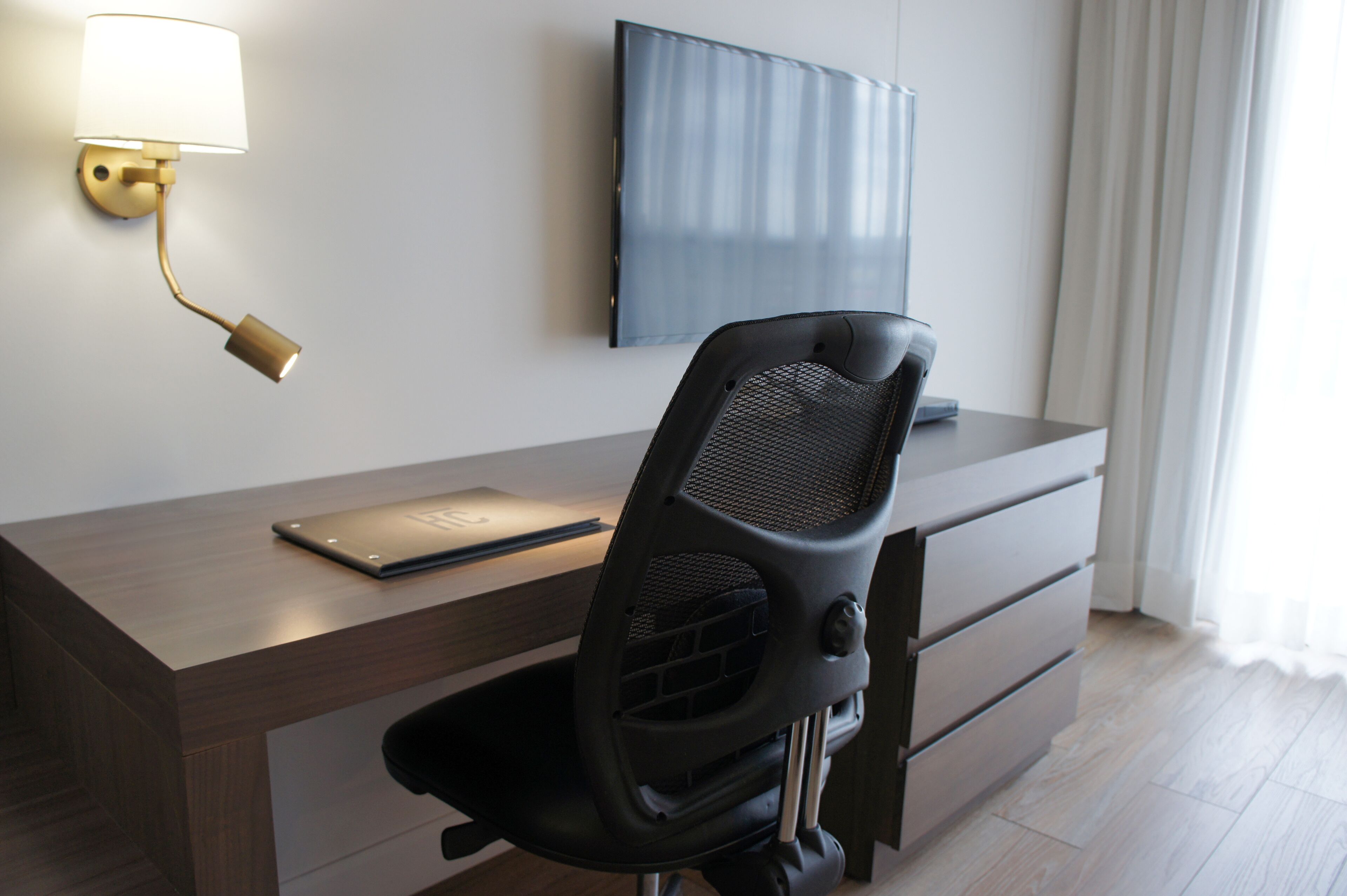 business room, 1 queen bed with sofa bed (wooden floor) | desk, laptop workspace, blackout curtains, soundproofing