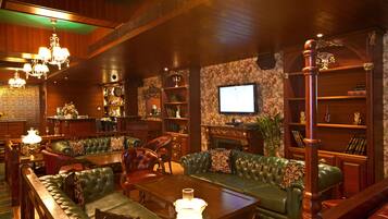 Daily buffet breakfast (INR 800 per person)