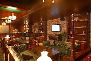Daily buffet breakfast (INR 800 per person)