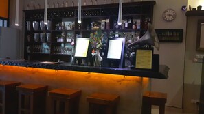 Bar (en el alojamiento)