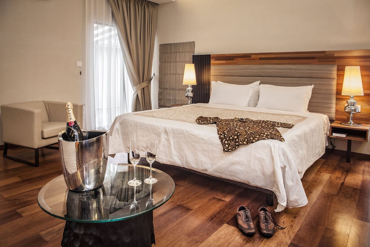 Suite | Biancheria da letto di alta qualità, minibar, una cassaforte in camera